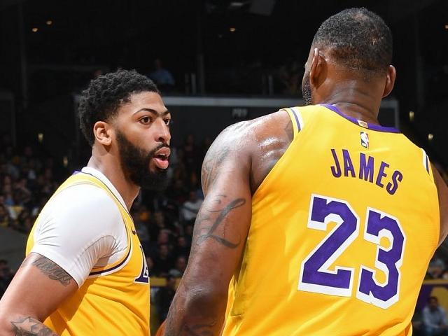  锡安脚踝扭伤，鹈鹕遭遇两连败危机  