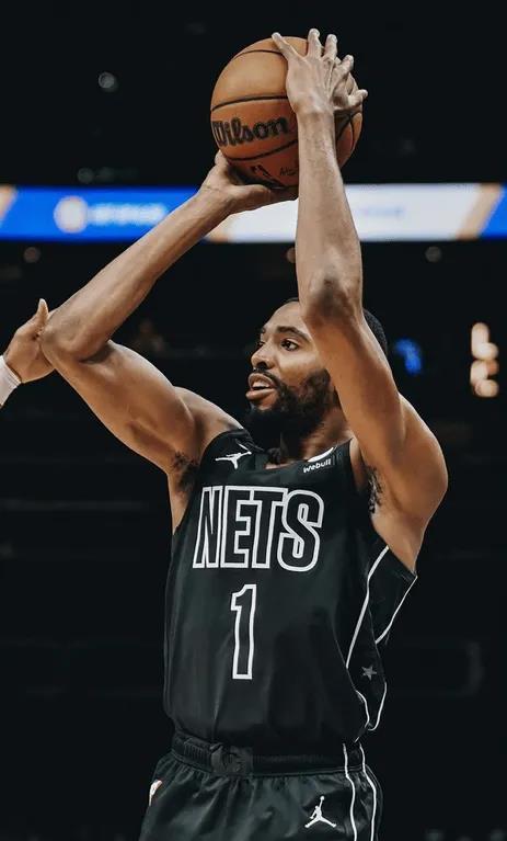  布里奇斯三分箭如雨下，篮网轻取老鹰队