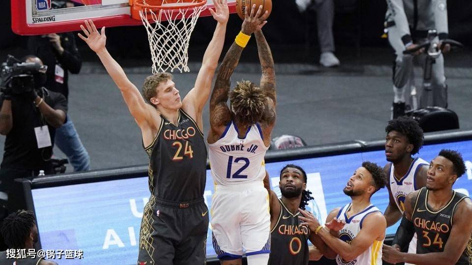  布伦森末节接管尼克斯逆转活塞获三连胜